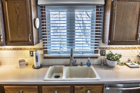 2001 Lake Bluff Rd, Bloomington, IL 61704 photo 9