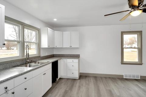 322 N Walnut St, Onarga, IL 60955 photo 7