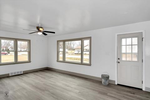 322 N Walnut St, Onarga, IL 60955 photo 2