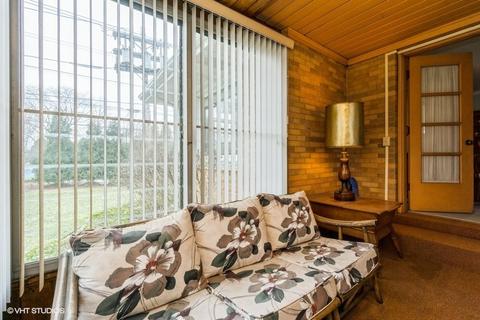 3 Briar Rd, Golf, IL 60029 photo 9