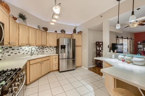 3100 Town Square Dr #301, Rolling Meadows, IL 60008 photo 9