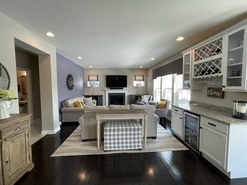 2011 Mary Ct, Wheaton, IL 60187 photo 9
