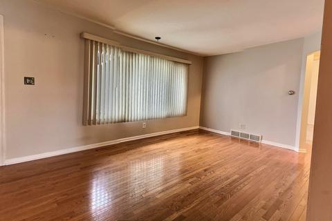 1622 May Dr, Johnsburg, IL 60051 photo 5