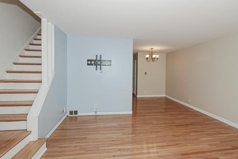 1452 Willow Ave, Des Plaines, IL 60016 photo 8