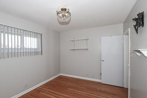 1452 Willow Ave, Des Plaines, IL 60016 photo 13