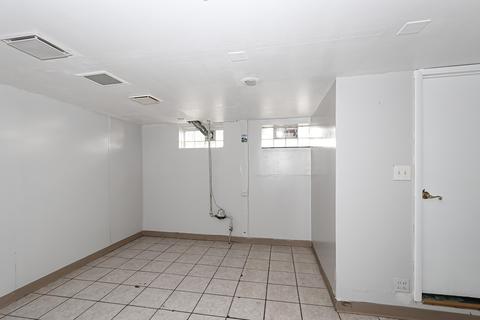 1452 Willow Ave, Des Plaines, IL 60016 photo 17