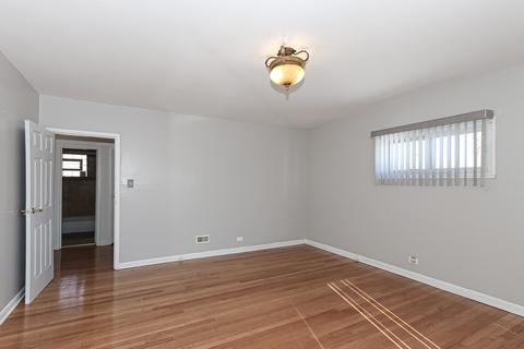1452 Willow Ave, Des Plaines, IL 60016 photo 10