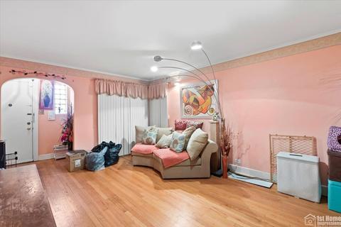 560 E 104th Pl, Chicago, IL 60628 photo 2