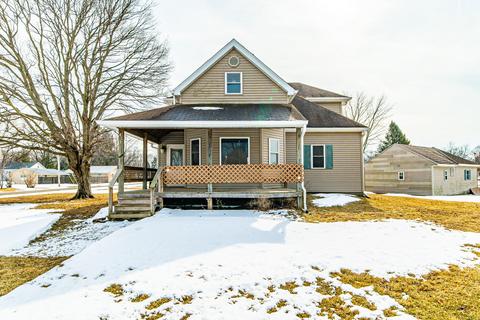 413 Corn St, Emden, IL 62635 photo 1