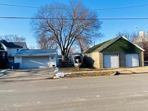 622 Nachusa Ave, Dixon, IL 61021 photo 3