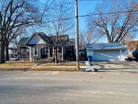 622 Nachusa Ave, Dixon, IL 61021 photo 2