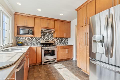 971 Longstreet Dr, Bartlett, IL 60103 photo 3