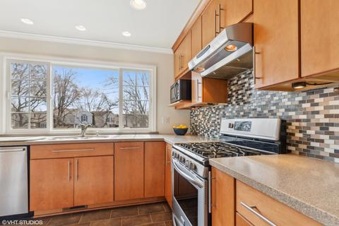 971 Longstreet Dr, Bartlett, IL 60103 photo 4