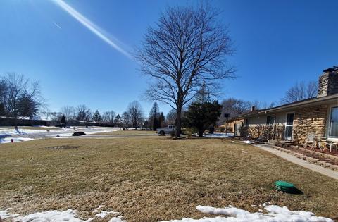 1032 Bruce Dr, Elgin, IL 60120 photo 2