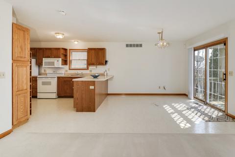 14 Everett Ct, Bloomington, IL 61705 photo 7
