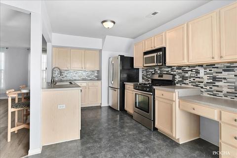 989 Symphony Dr, Aurora, IL 60504 photo 5