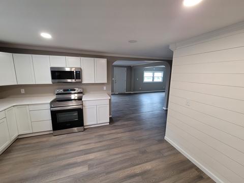 318 E 2nd St, El Paso, IL 61738 photo 3