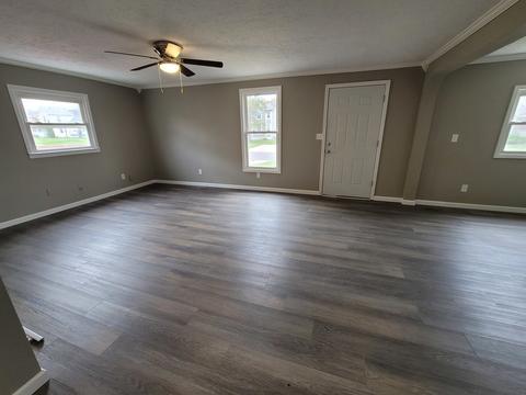 318 E 2nd St, El Paso, IL 61738 photo 7