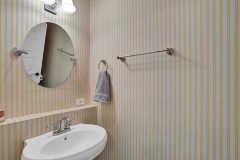 1148 E 46th St, Chicago, IL 60653 photo 23