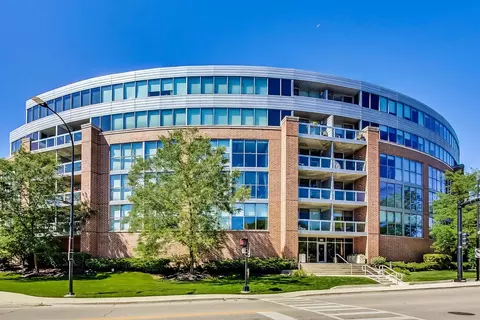 1228 Emerson St #209, Evanston, IL 60201