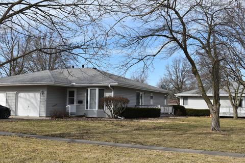 697 E 2nd St, El Paso, IL 61738 photo 2
