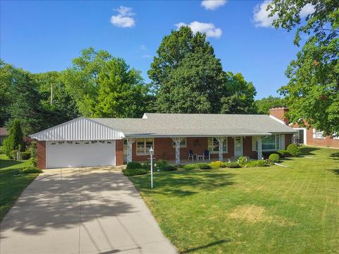1912 Owens Dr, Bloomington, IL 61701 photo 1