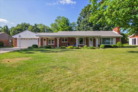1912 Owens Dr, Bloomington, IL 61701 photo 2