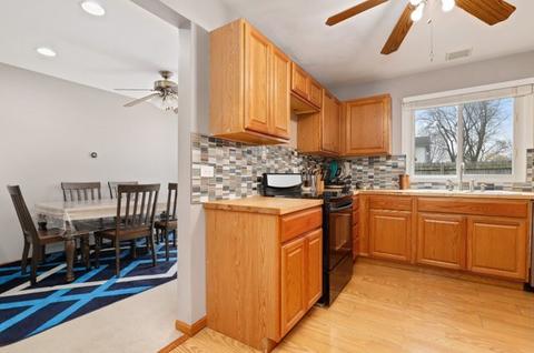 405 Harbor Ter, Bartlett, IL 60103 photo 12