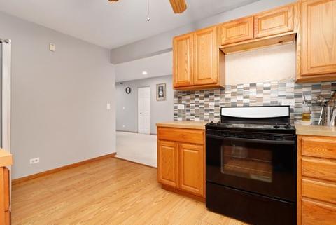 405 Harbor Ter, Bartlett, IL 60103 photo 11
