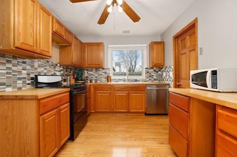 405 Harbor Ter, Bartlett, IL 60103 photo 8