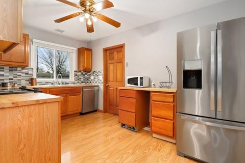 405 Harbor Ter, Bartlett, IL 60103 photo 9