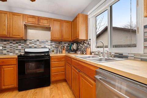 405 Harbor Ter, Bartlett, IL 60103 photo 10