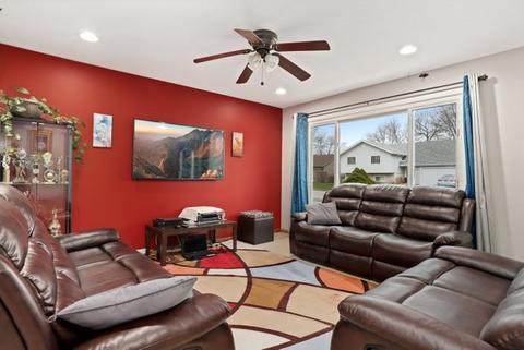 405 Harbor Ter, Bartlett, IL 60103 photo 4