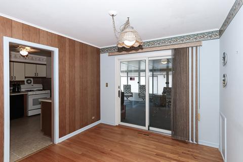 150 N Westgate Rd, Des Plaines, IL 60016 photo 14