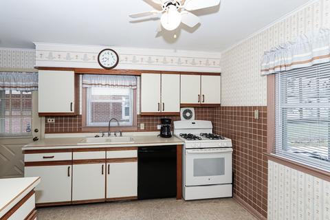 150 N Westgate Rd, Des Plaines, IL 60016 photo 6