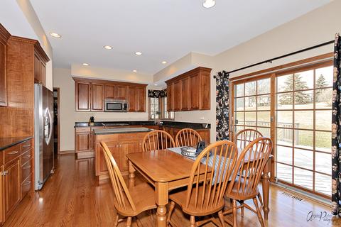 3550 Persimmon Dr, Algonquin, IL 60102 photo 5