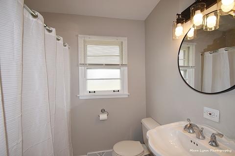 102 S Gables Blvd, Wheaton, IL 60187 photo 13