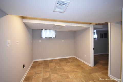 102 S Gables Blvd, Wheaton, IL 60187 photo 14