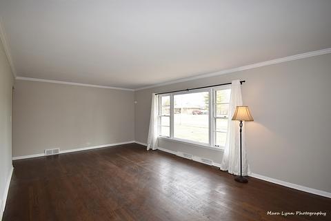 102 S Gables Blvd, Wheaton, IL 60187 photo 7