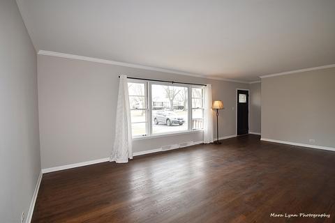 102 S Gables Blvd, Wheaton, IL 60187 photo 6