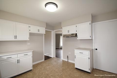 102 S Gables Blvd, Wheaton, IL 60187 photo 20