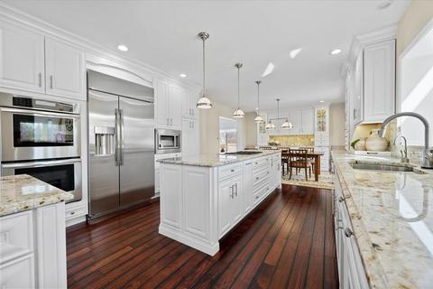 5 N605 Robin Ln, Wayne, IL 60184 photo 3