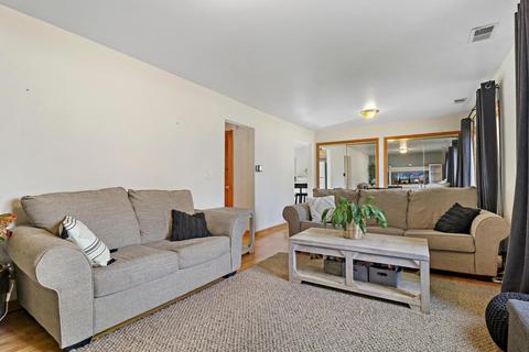 5306 N Circle Dr, Mchenry, IL 60050 photo 5