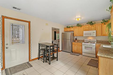 5306 N Circle Dr, Mchenry, IL 60050 photo 8