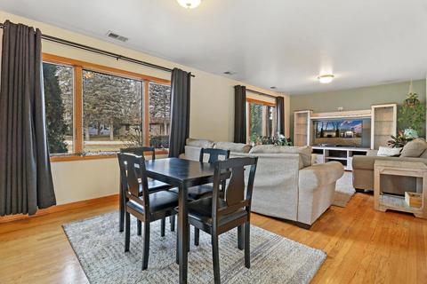 5306 N Circle Dr, Mchenry, IL 60050 photo 4