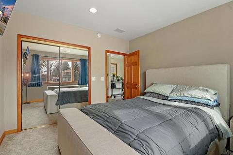 5306 N Circle Dr, Mchenry, IL 60050 photo 7