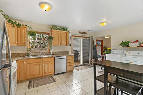 5306 N Circle Dr, Mchenry, IL 60050 photo 9