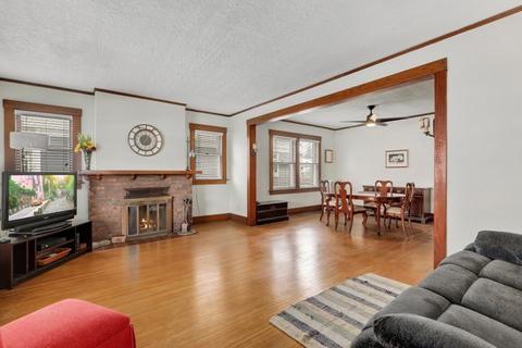 115 N Wright St, Naperville, IL 60540 photo 4