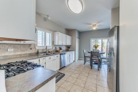 2040 Westridge Blvd, Bartlett, IL 60103 photo 6