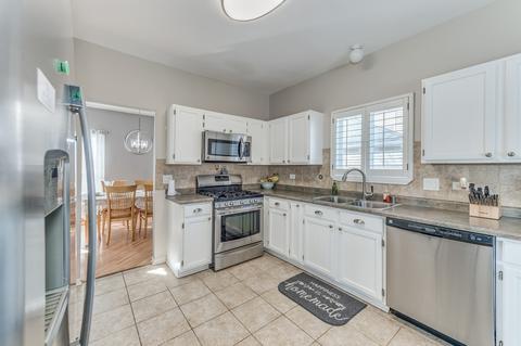 2040 Westridge Blvd, Bartlett, IL 60103 photo 7